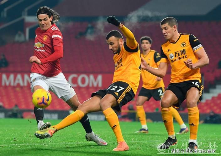 狼队绝杀曼联!红魔主场0-1吞败,英超近4轮仅得1分,争议前锋再失良机 狼队绝杀曼联!红魔主场0-1吞败,英超近4轮仅得1分,争议前锋再失良机